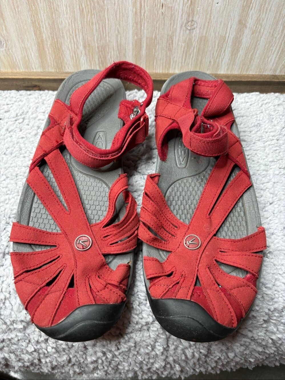 KEEN Rose Red Sport Sandals Women's Closed Toe Outdoor Hiking Water Shoes Size 1